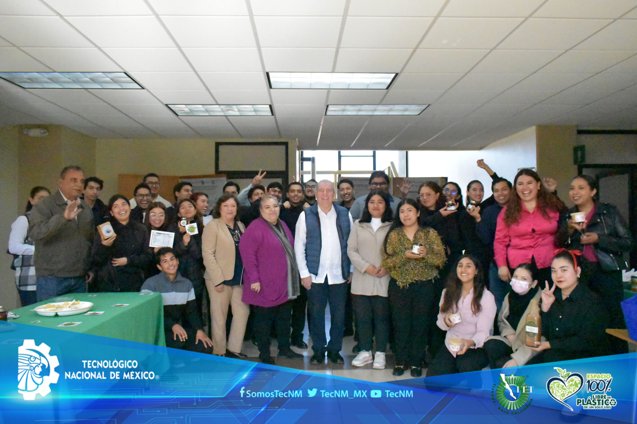 Ingeniería Bioquímica cierra semestre con exposición de proyectos