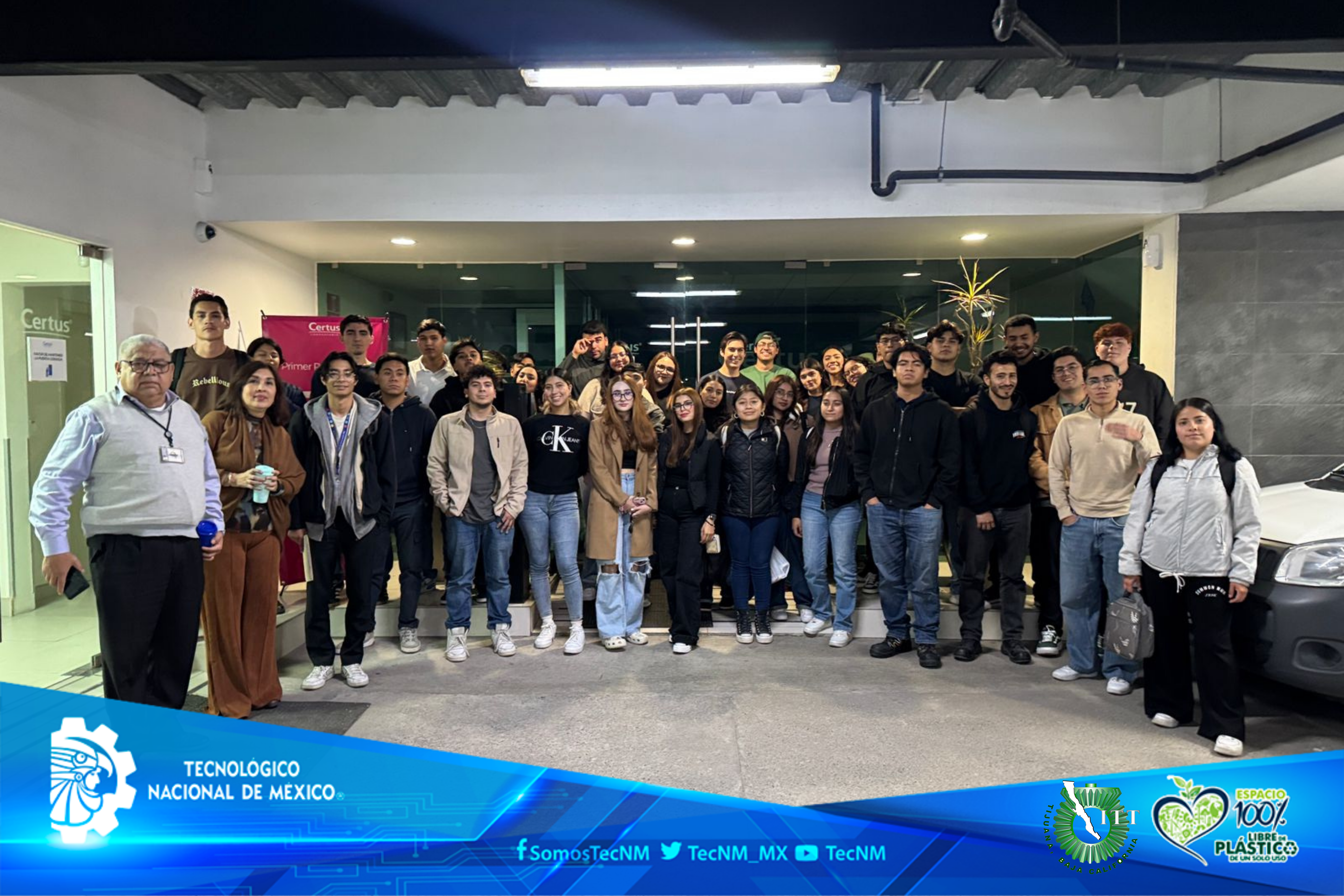 Estudiantes de Ingeniería Industrial fortalecen su formación con talleres y visita industrial a Certus Laboratorios