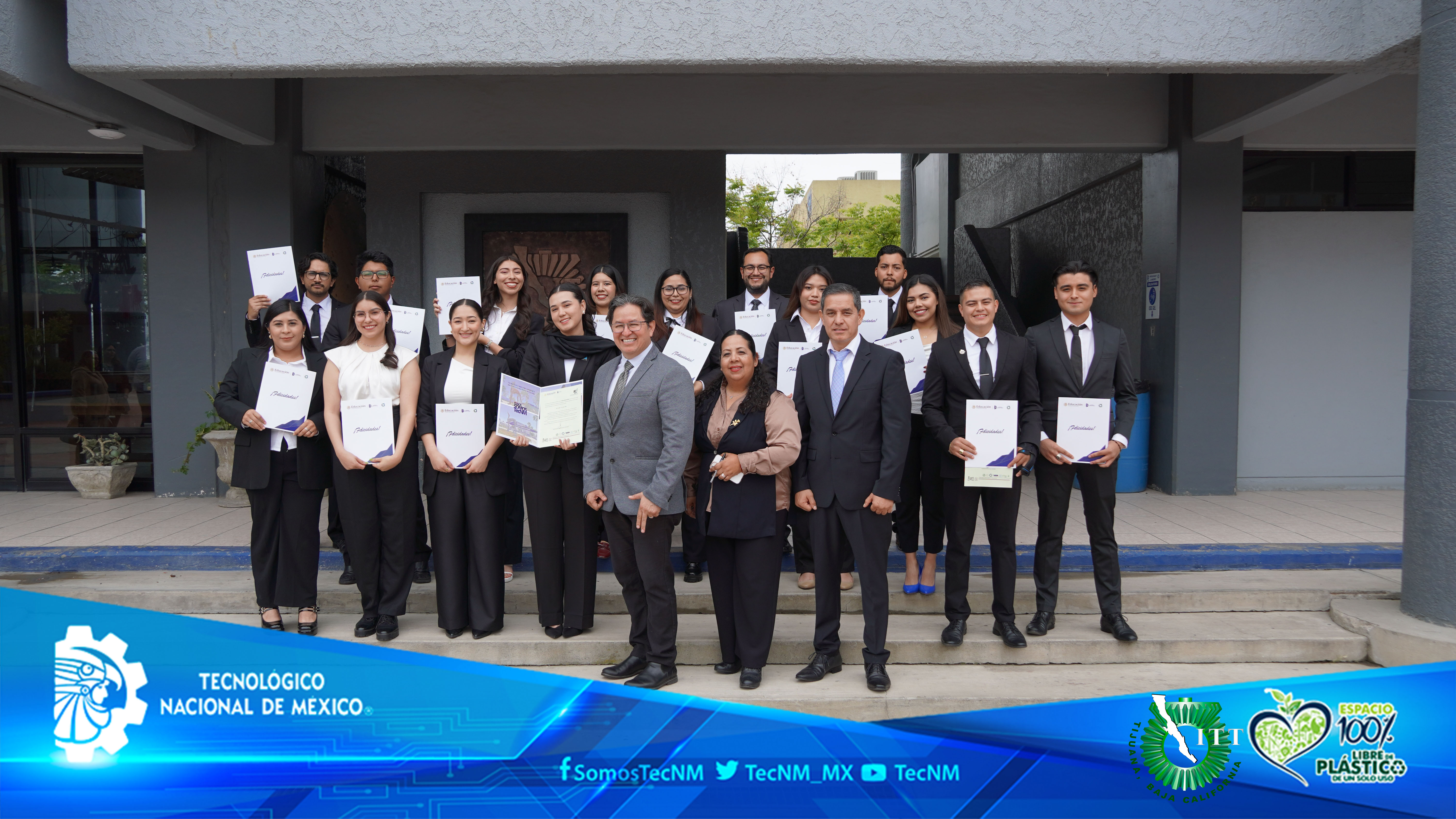 ¡Nuevos profesionistas en Ciencias de la Tierra rinden protesta!