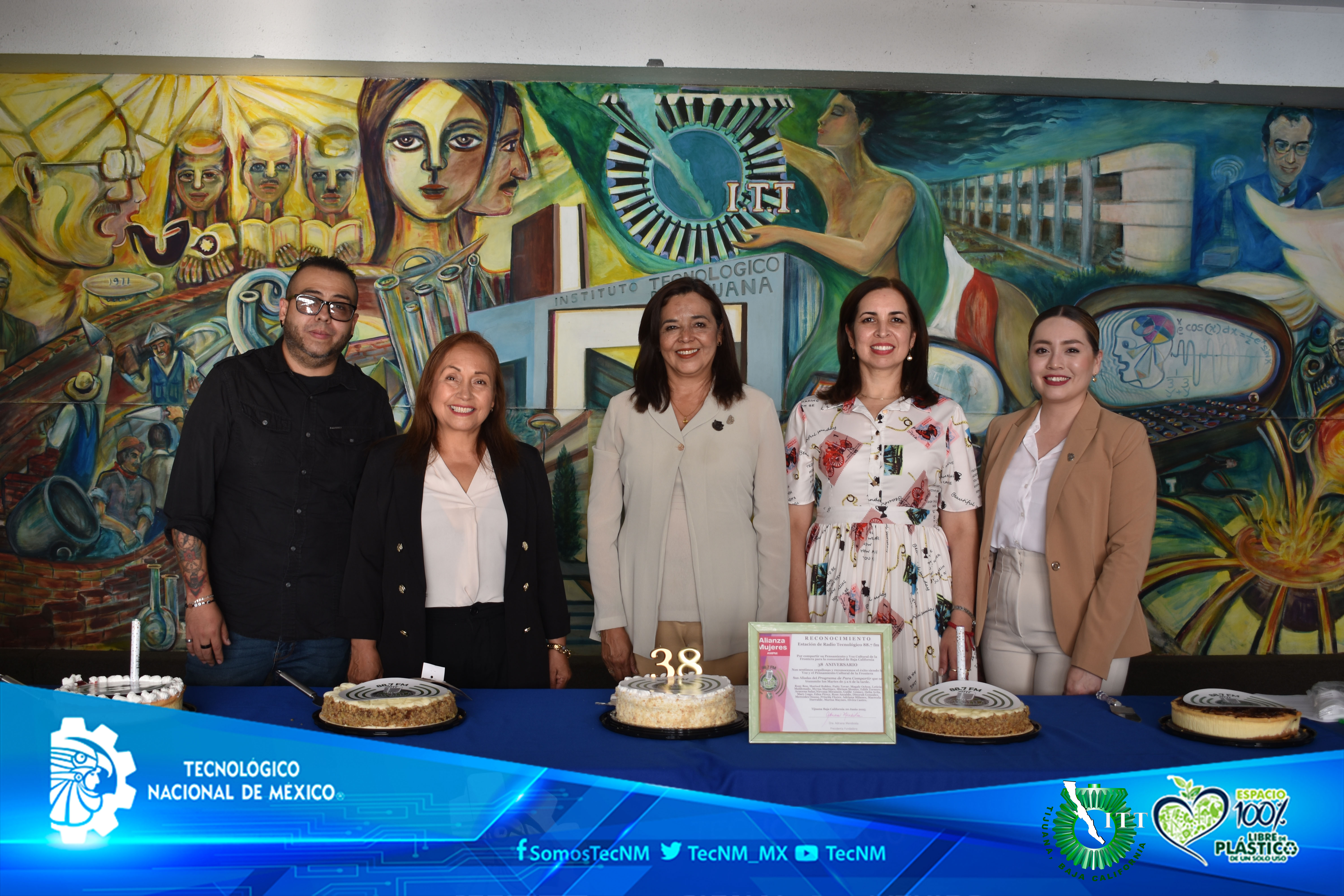 Radio Tecnológico celebra su 38 aniversario con emotiva ceremonia